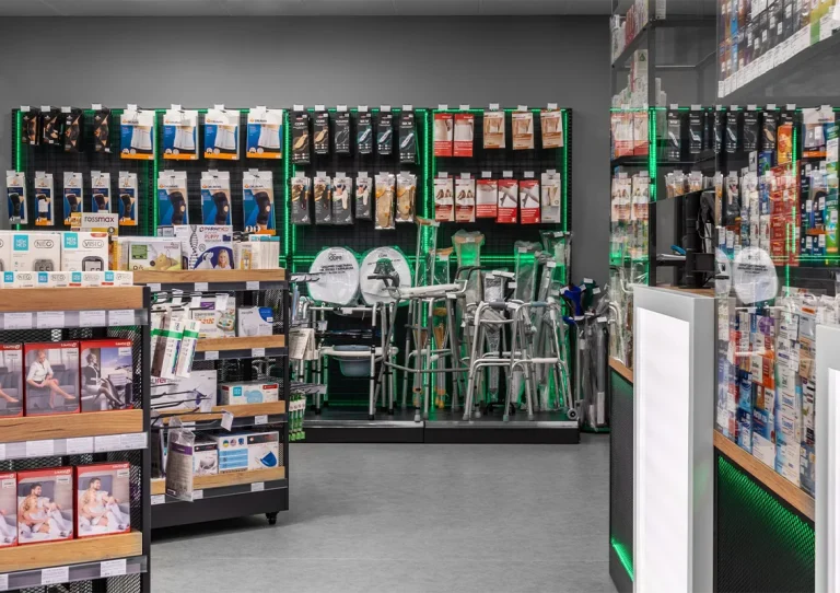 Mobiliario técnico para farmacia y ortopedia – góndolas y estanterías Modex360